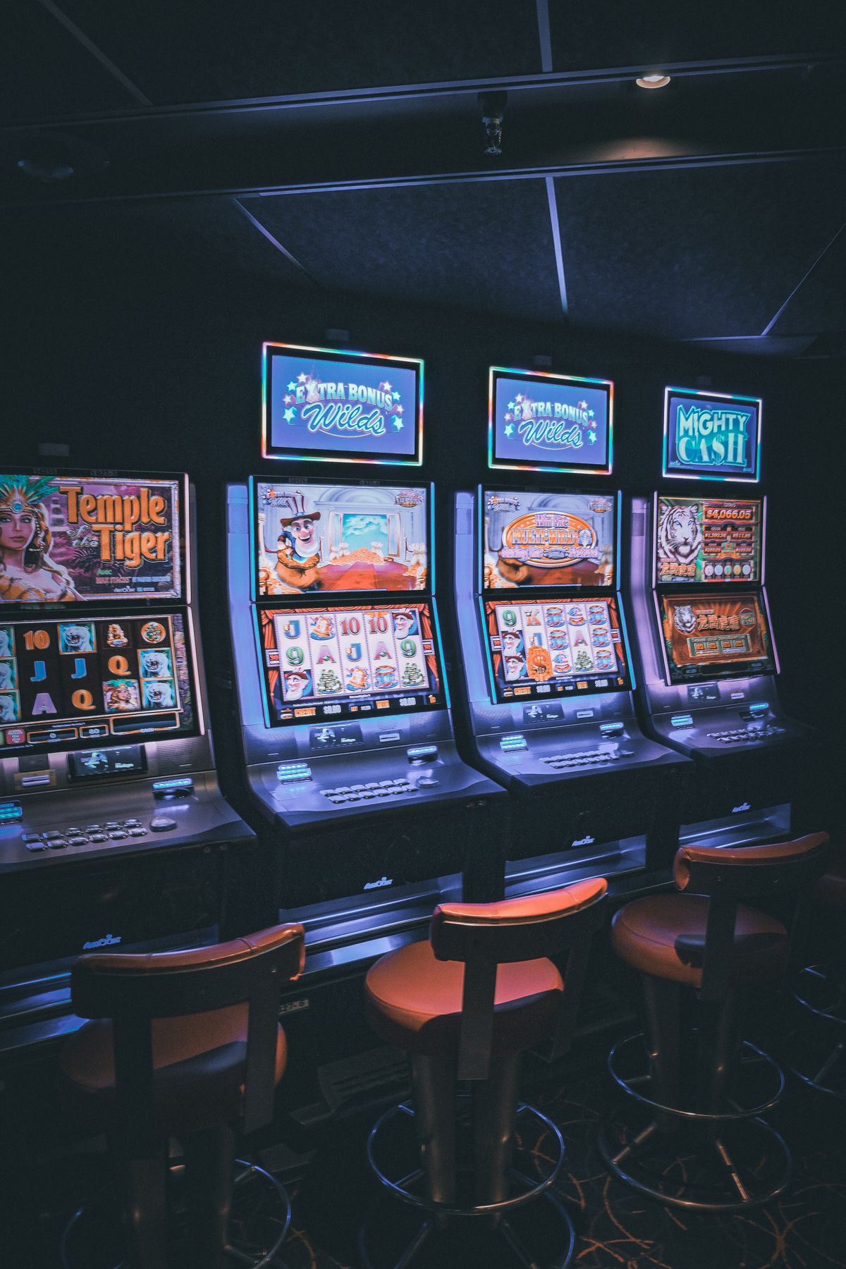 Dãy máy slot trong không gian giải trí